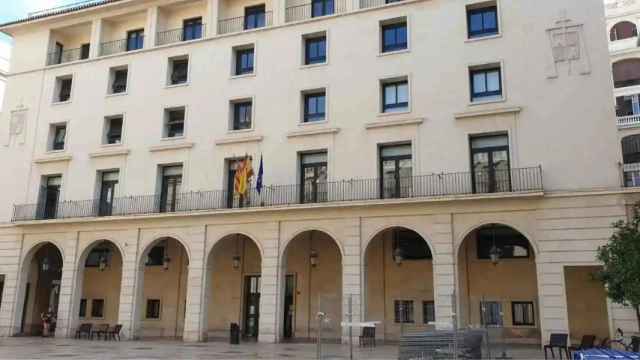 Fachada de la Audiencia Provincial de Alicante.