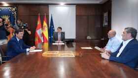 El procurador de Ciudadanos, Francisco Igea, durante su reunión con el presidente de la Junta, Alfonso Fernández Mañueco, este lunes.