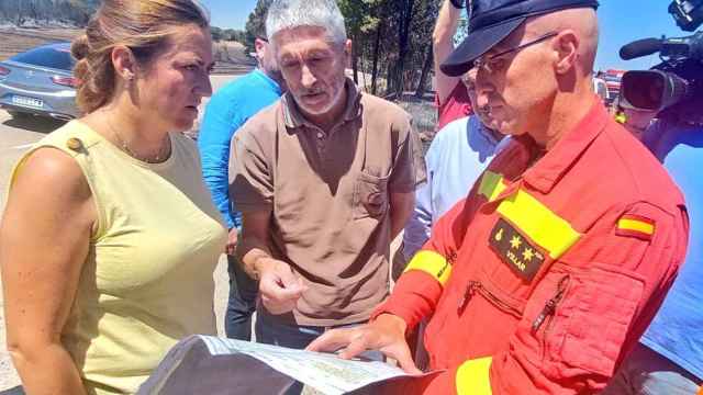 Marlaska visita el puesto de mando del incendio de Quintanilla del Coco, en Burgos