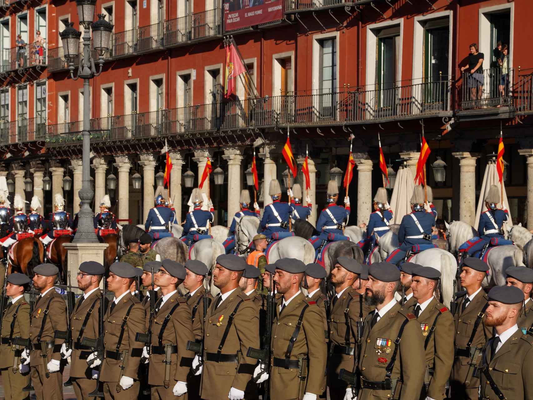 Imagen del acto militar celebrado este lunes en la Plaza Mayor de Valladolid.