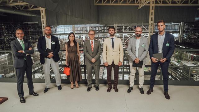 Visita del vicepresidente de la Junta con el consejero de Industria al Bloque Logístico de Mercadona de Villadangos del Páramo