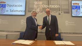 El presidente de la Diputación de Salamanca, Javier Iglesias, y el director general del Catastro, Fernando de Aragón Amunárriz