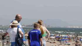 La tregua en el calor termina, las temperaturas vuelven a ascender. En la imagen, la playa de Valencia esta semana.