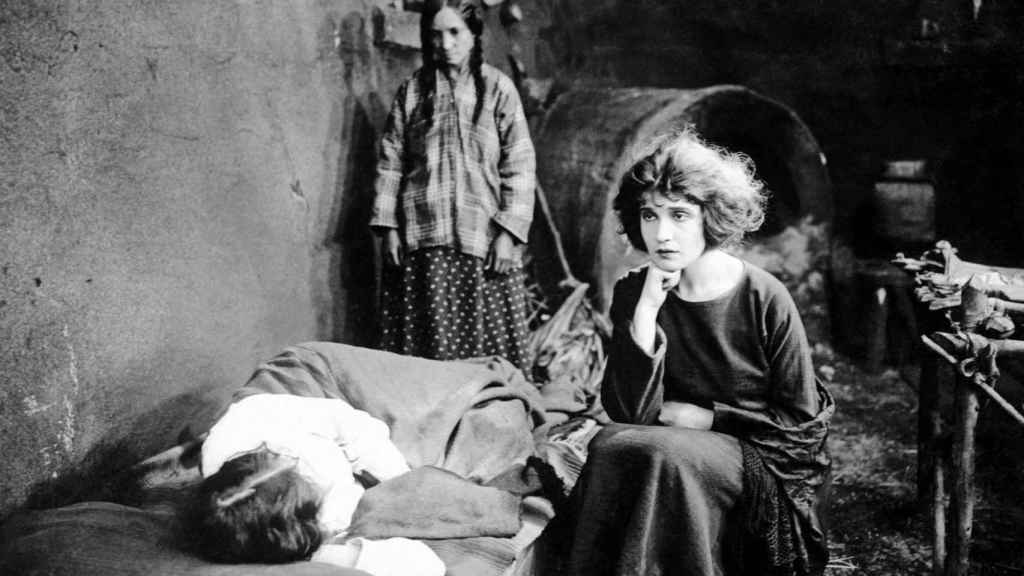 Johan Hagemeyer: Tina Modotti en el papel de María de la Guarda en la película 'The Tiger’s coat', 1920. Foto: © Johan Hagemeyer. Courtesy: Galerie Bilderwelt, Reinhard Schultz