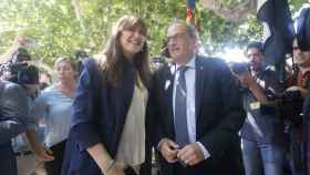 La presidenta de Junts, Laura Borràs, y el ex presidente de Cataluña Quim Torra, este jueves a la salida del Parlament.