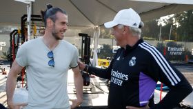 Gareth Bale con Carlo Ancelotti