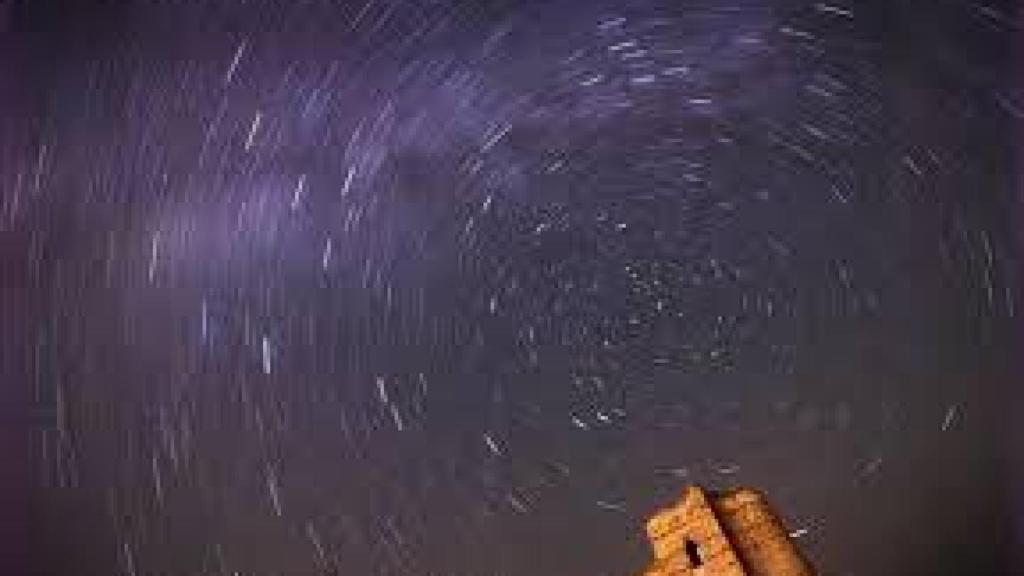 La noche de Madrid disfrutando de 'las perseidas'.