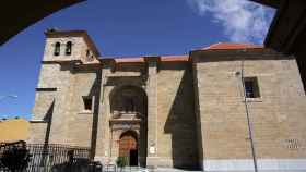 Imagen de la iglesia del municipio de Villares de la Reina, en Salamanca.