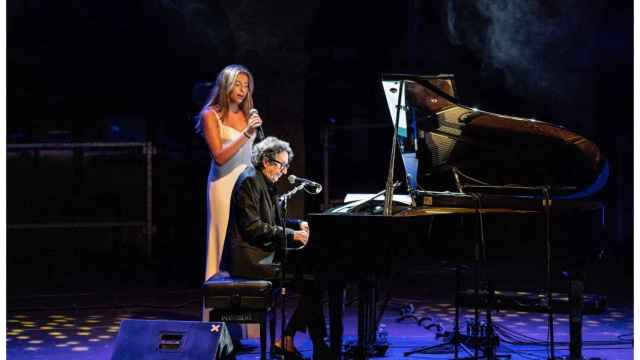 Una imagen del concierto del pianista Arturo Pareja-Obregón junto a Carmen Puente