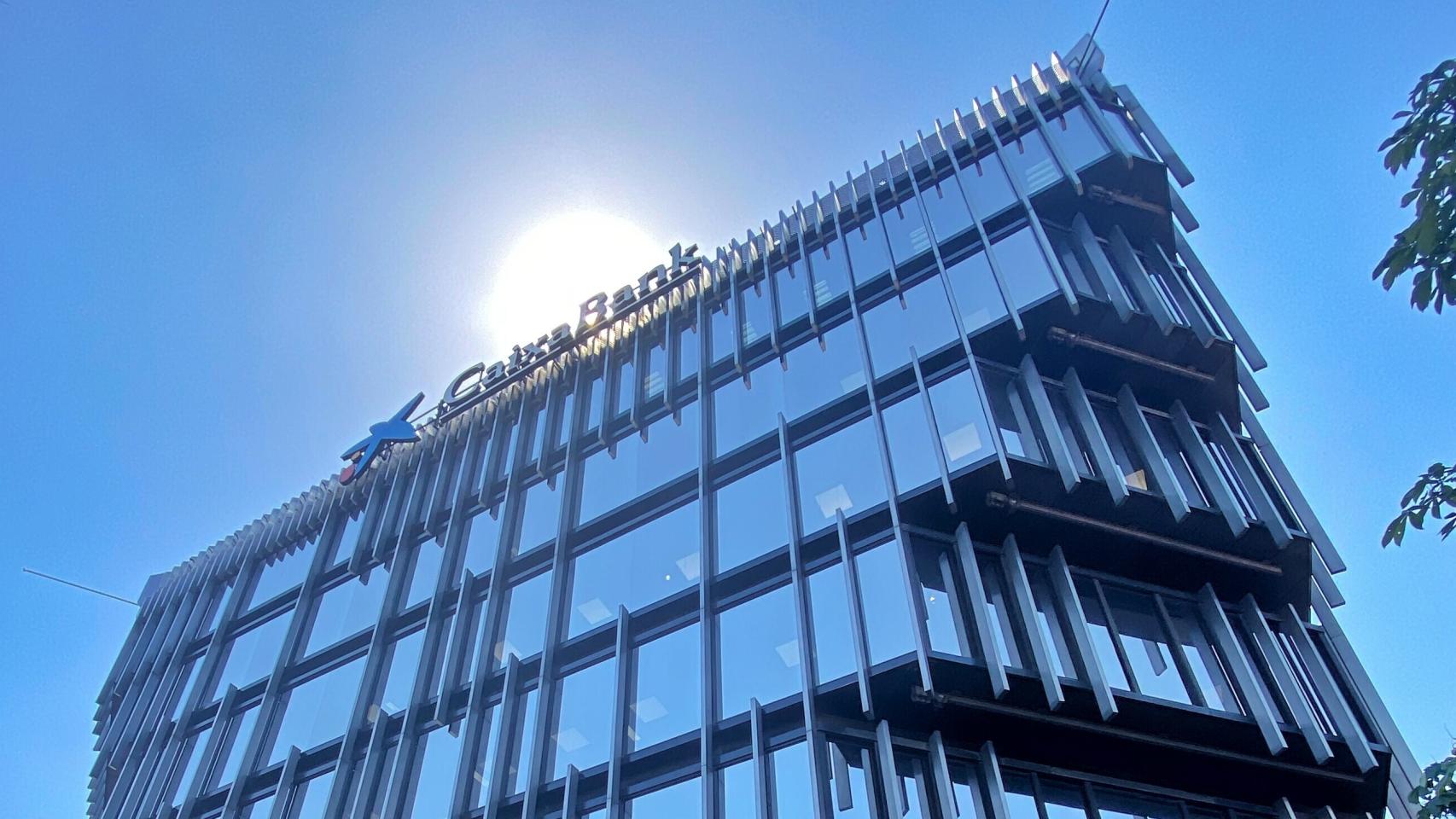 CaixaBank encarga a CBRE la venta de su sede en Madrid por 250