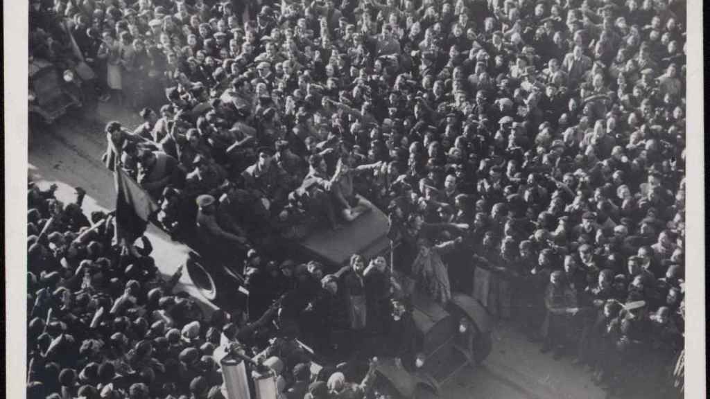 Tropas del bando sublevado entrando en Madrid el 28 de marzo de 1939. Foto: BNE