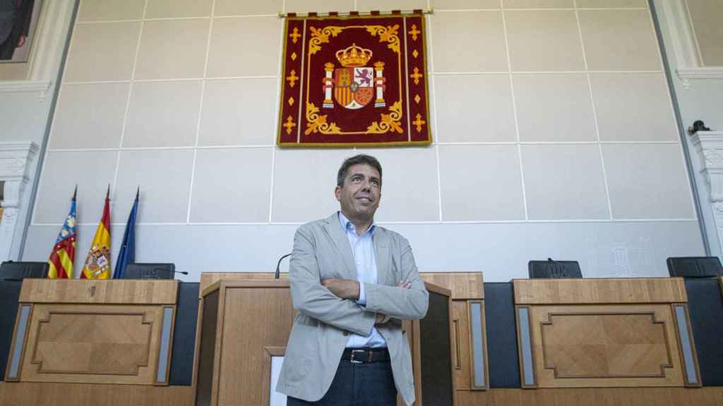 Carlos Mazón, en el salón de plenos de la Diputación de Alicante.