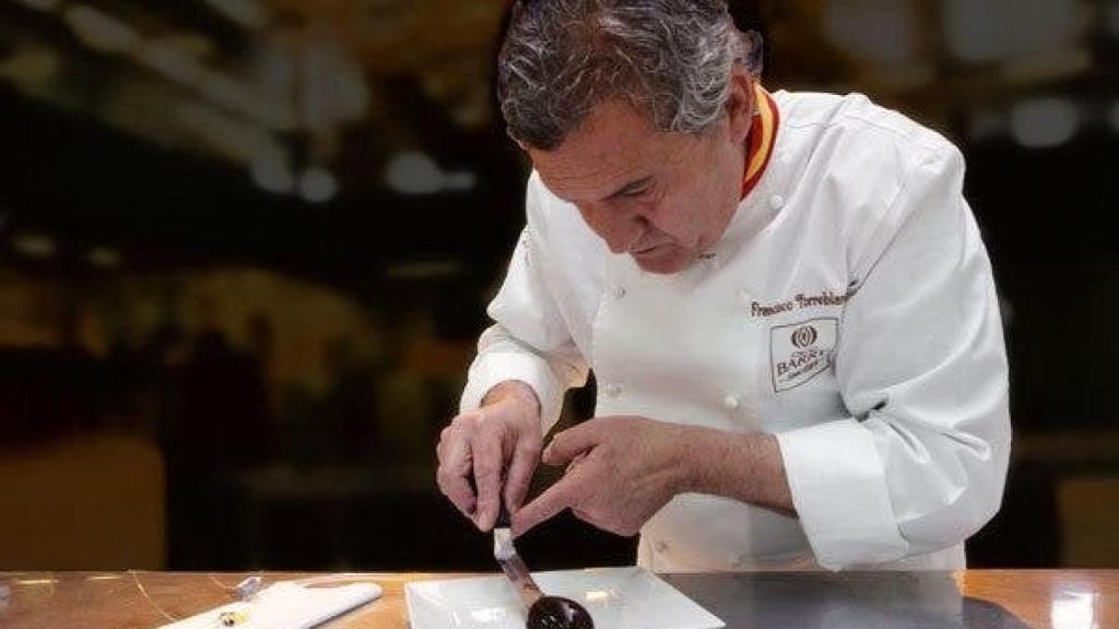 El pastelero Francisco Torreblanca trabajando.