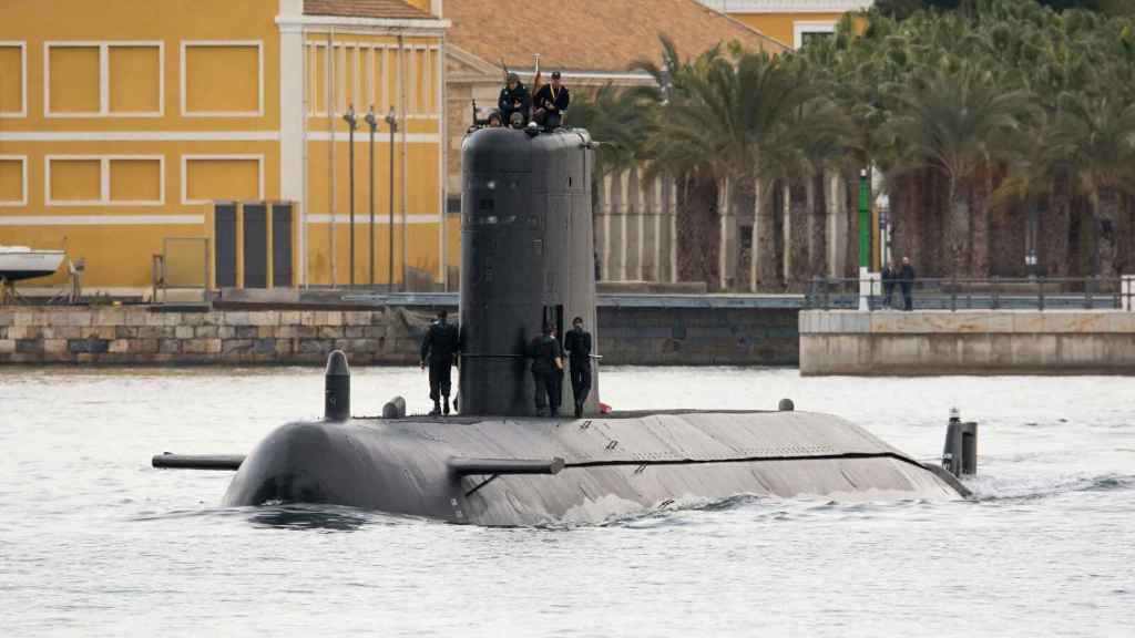 Submarino Tramontana saliendo del Arsenal de Cartagena