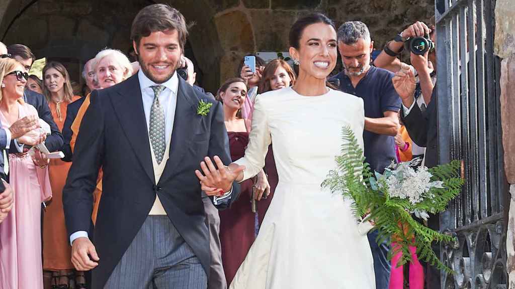 Laura Corsini y Javier Ibáñez se han casado en Comillas, Cantabria.