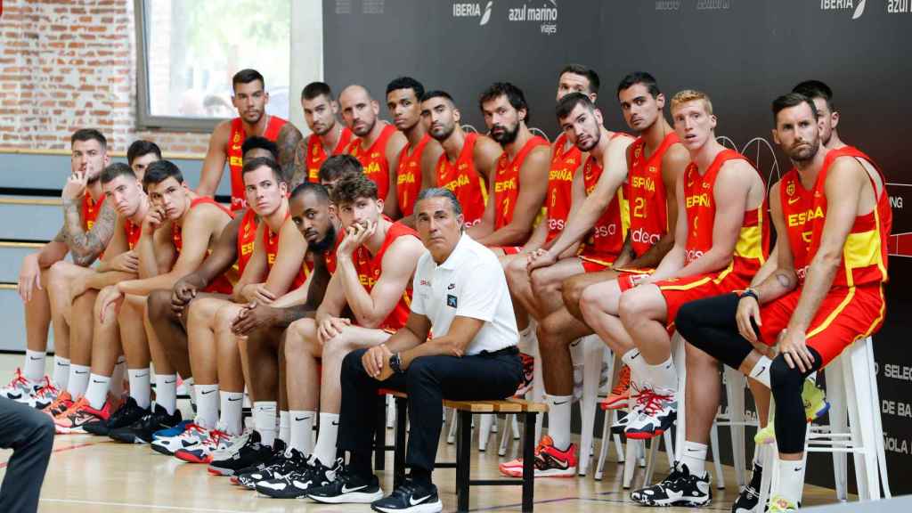 Los 22 convocados para el Eurobasket 2022 y Sergio Scariolo.