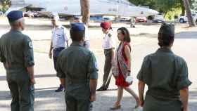 La ministra de Defensa, Margarita Robles, este martes en la Base Aérea de Torrejón (Madrid).