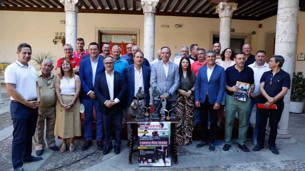 Presentación del trofeo de fútbol en la Diputación de Valladolid