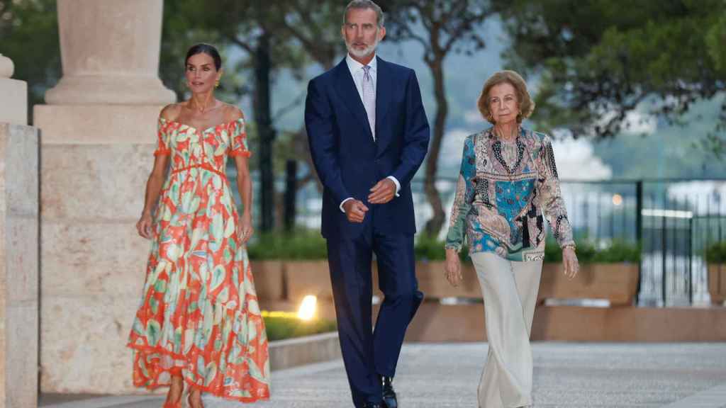 Kings Felipe and Letizia together with Queen Sofía.