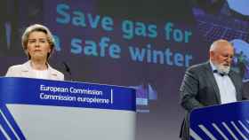 La presidenta de la Comisión Europea Ursula von der Leyen y el vicepresidente Frans Timmermans.