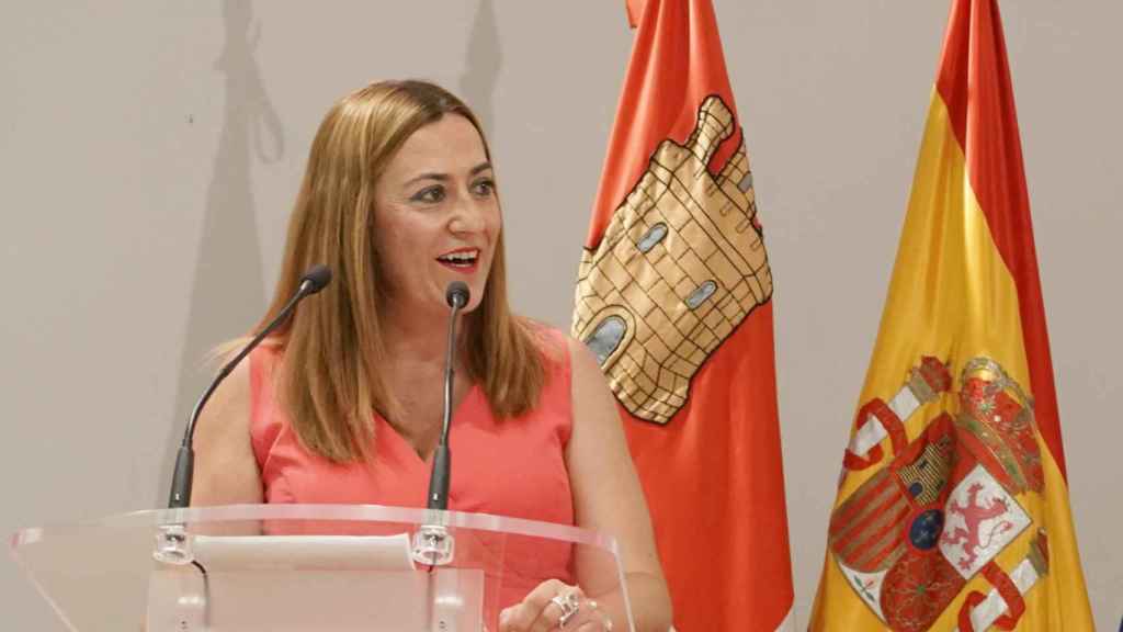 La delegada del Gobierno, Virginia Barcones, asiste a la toma de posesión de la nueva subdelegada del Gobierno en Valladolid, Alicia Villar.