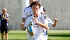 Álvaro Odriozola entrenando en el Real Madrid