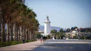 La Farola, el símbolo de Málaga construido hace dos siglos por presos con un presupuesto de 600 euros
