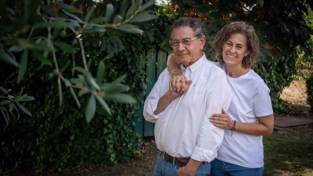 Menos que colgante Estación Roberto Verino agradece las muestras de cariño en el último adiós a su  hija: "Cris estará sonriendo"
