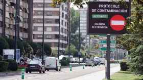 Un aviso del Protocolo de Contaminación en Valladolid, el pasado mes de julio.