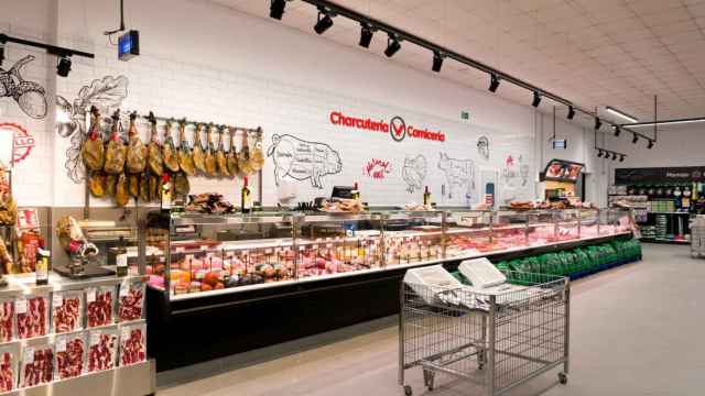 Interior de un supermercado Díaz Cadenas en Estepa (Sevilla).