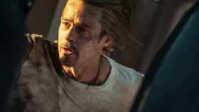 Brad Pitt se lo pasa en grande en 'Bullet Train', una comedia de acción a bordo de un tren.