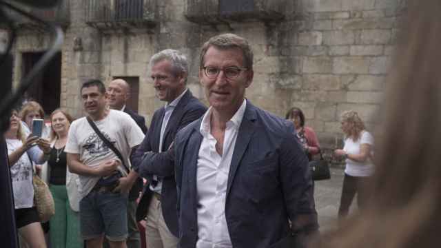El presidente del PP, Alberto Núñez Feijóo, este domingo 7 de agosto en Cambados, Galicia