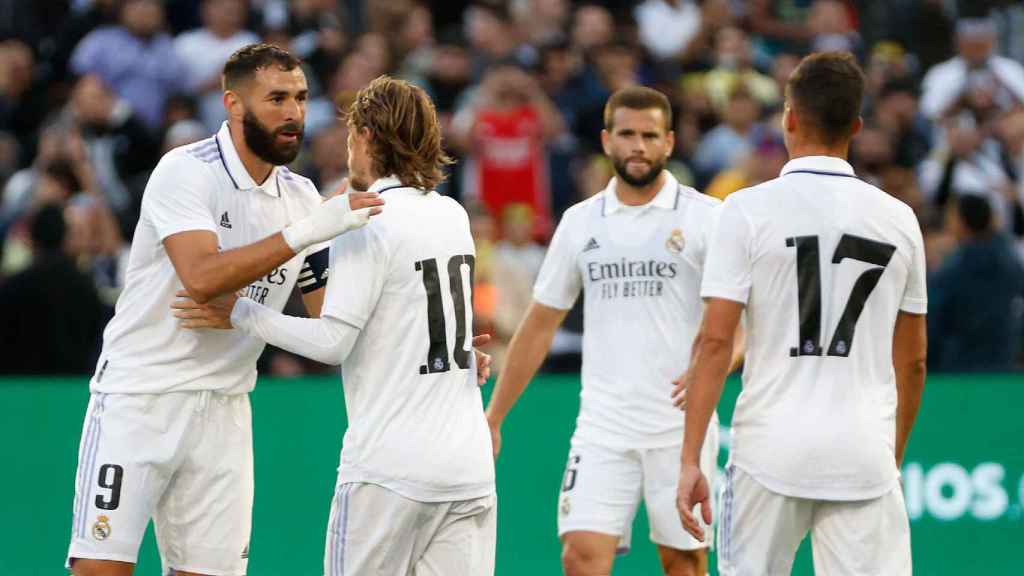 Karim Benzema, Luka Modric, Nacho Fernández y Lucas Vázquez durante un partido de pretemporada