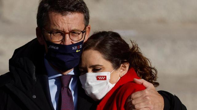 El presidente de la Xunta de Galicia, Alberto Núñez Feijoo y la presidenta de la Comunidad de Madrid, Isabel Díaz Ayuso.