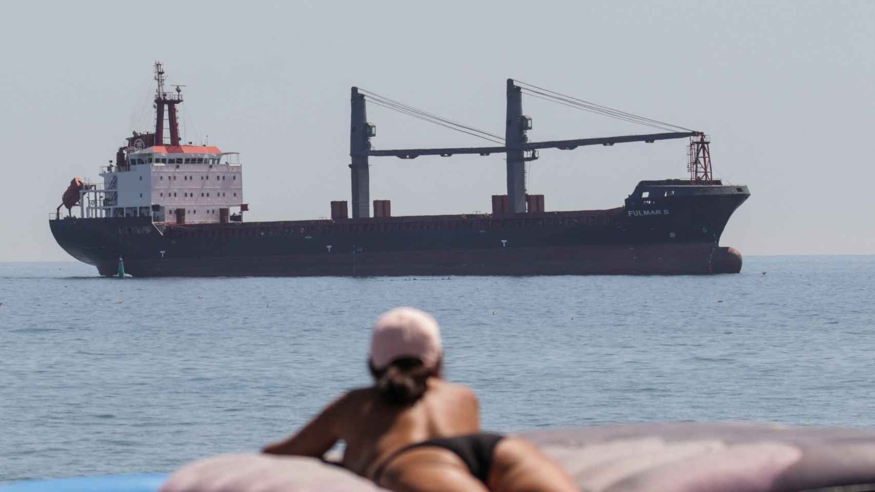 Un buque de carga llega al puerto marítimo de Chornomorsk tras reanudar la exportación de grano en Ucrania.
