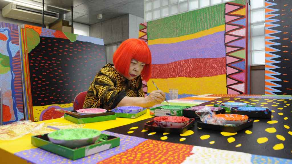 Yayoi Kusama en su estudio de Tokio en 2014