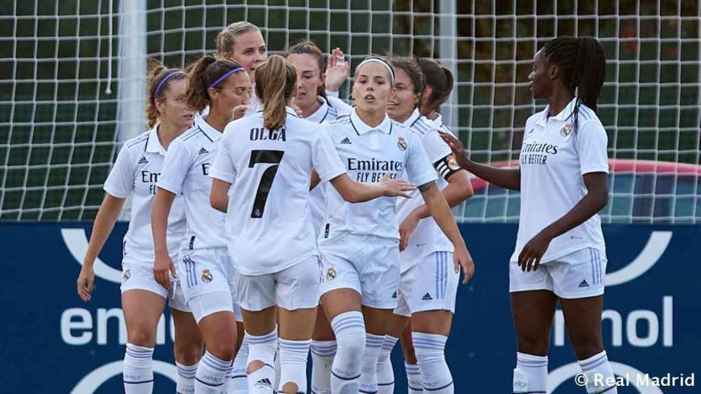 Piña de las jugadoras del Real Madrid Femenino