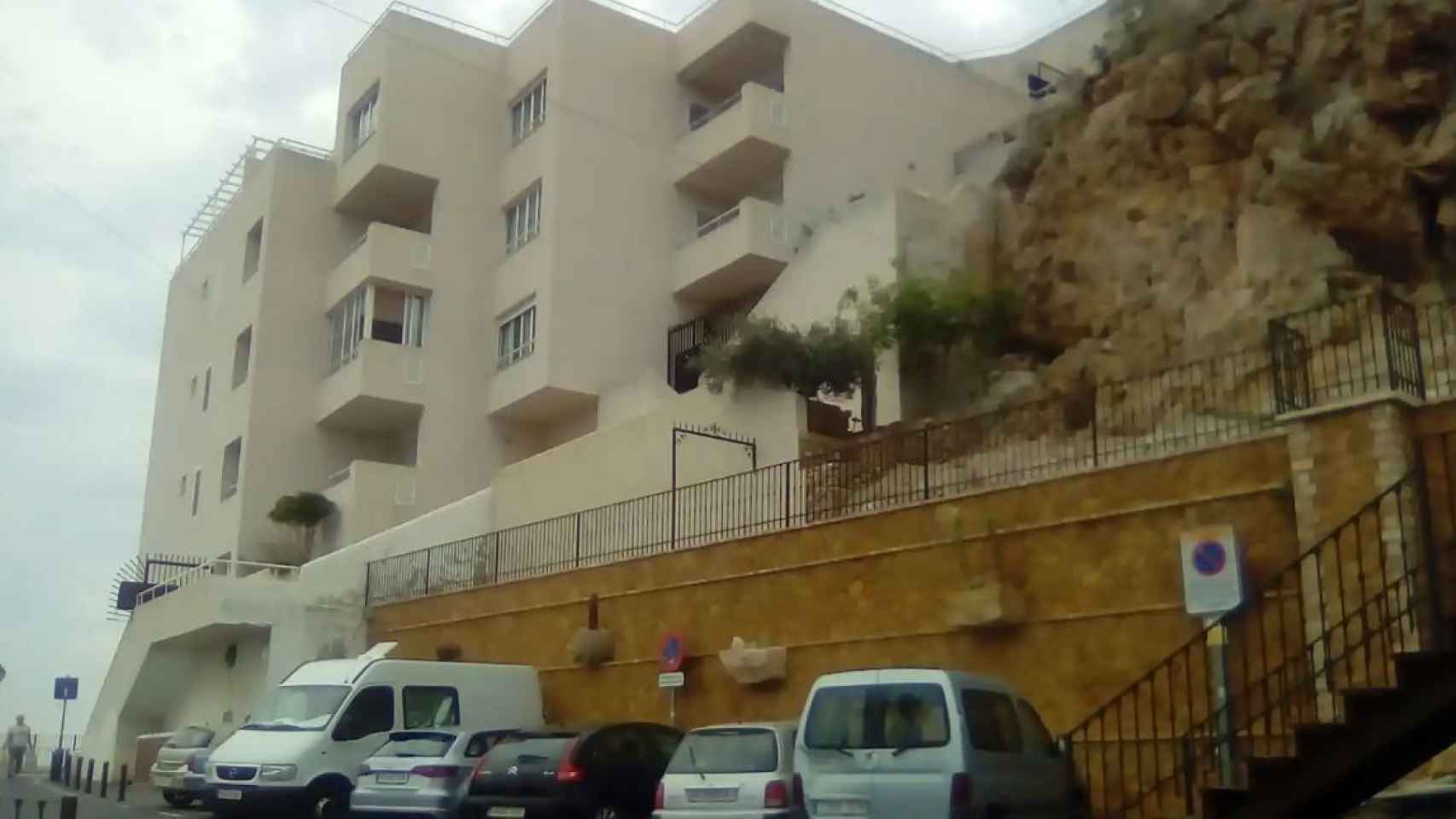 El bloque de edificios donde Pedro Sánchez adquirió su apartamento en 2001.
