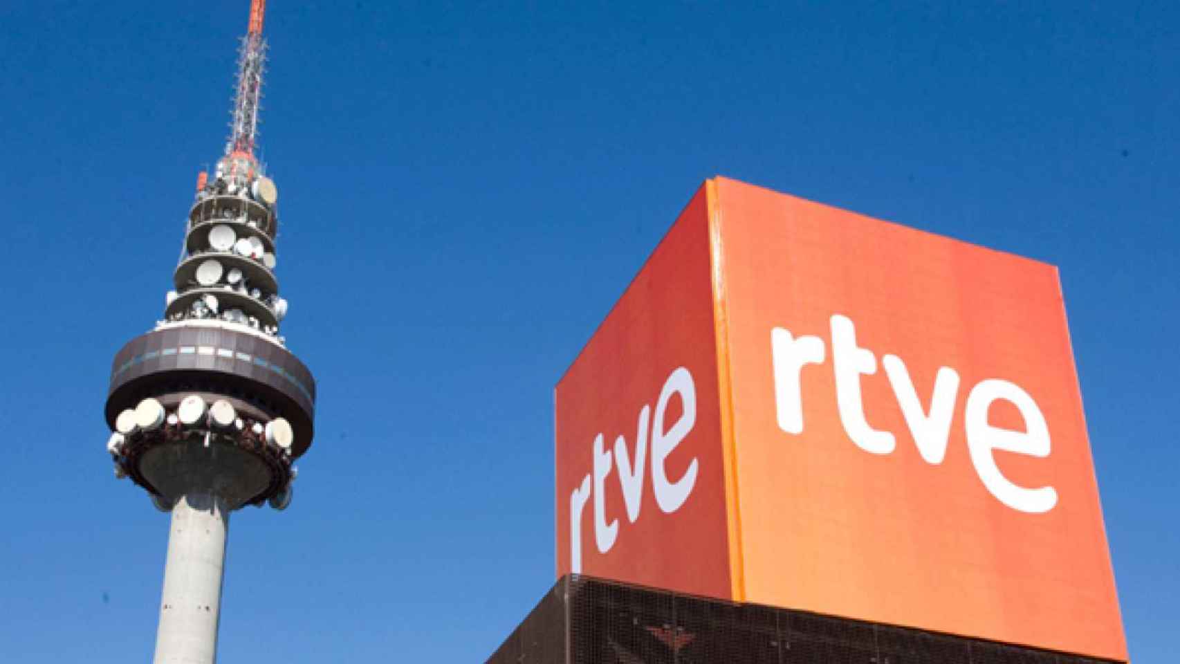 RTVE estrenó su actual identidad visual en septiembre de 2008.