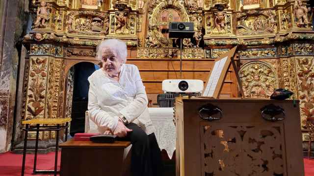 La organista Montserrat Torrent