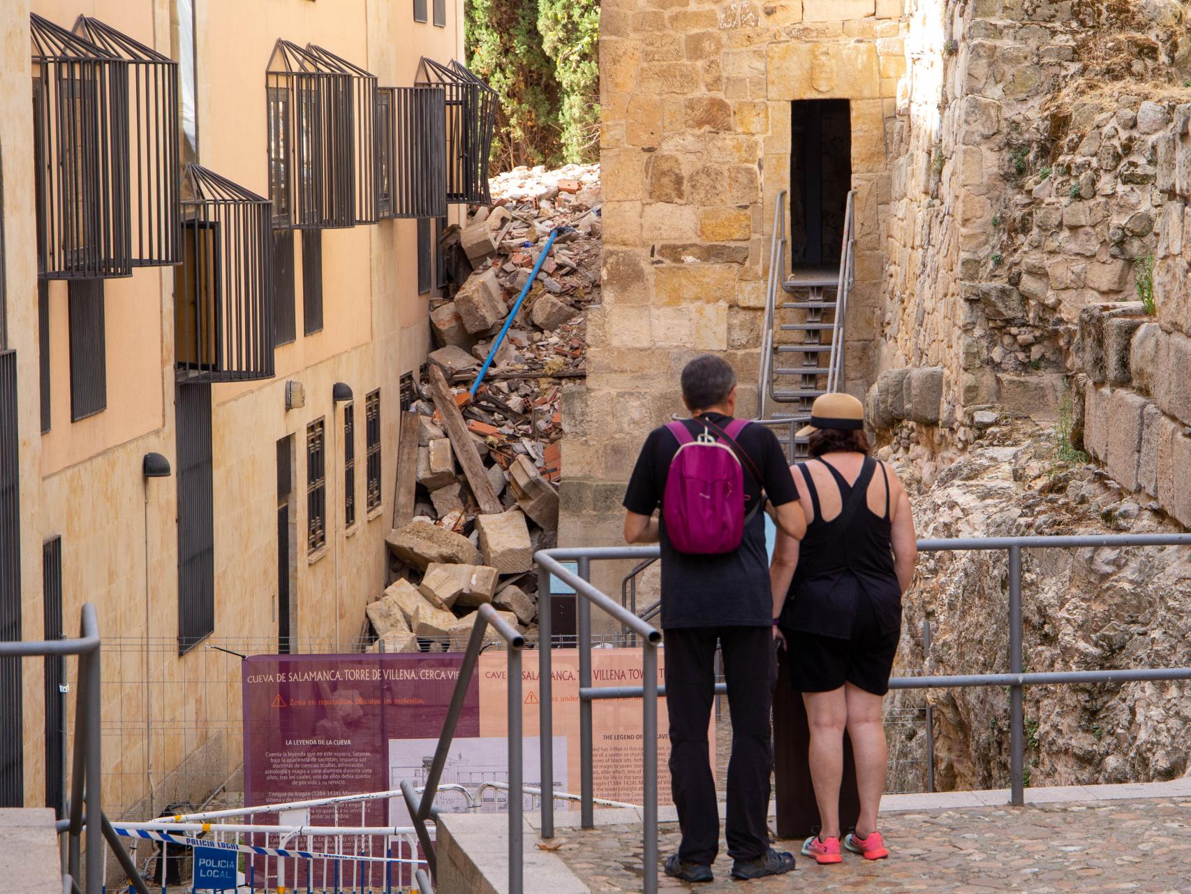 Visitantes en la Cueva de Salamanca