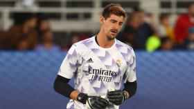 Thibaut Courtois, durante el calentamiento de la Supercopa de Europa 2022