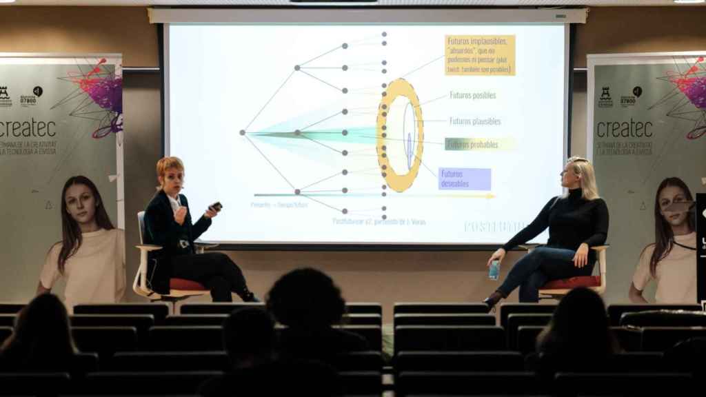 Rodríguez, a la derecha, en una conferencia de Createc.