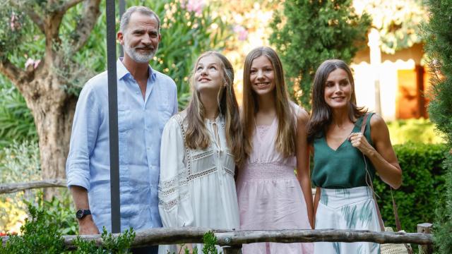 La Familia Real en su posado oficial de verano.