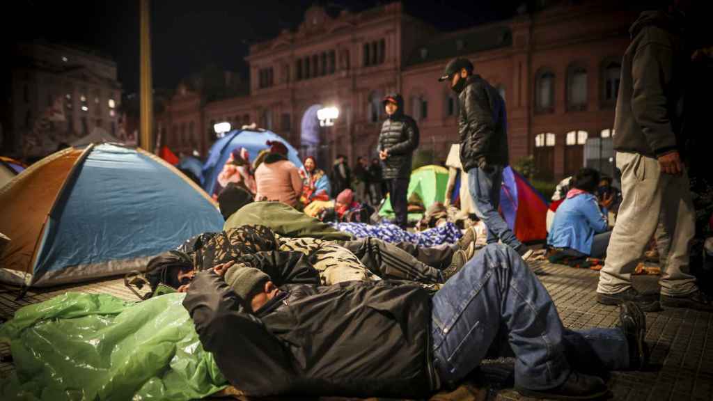 Acampada en la Plaza de Mayo en Buenos Aires, frente a la Casa Rosada.