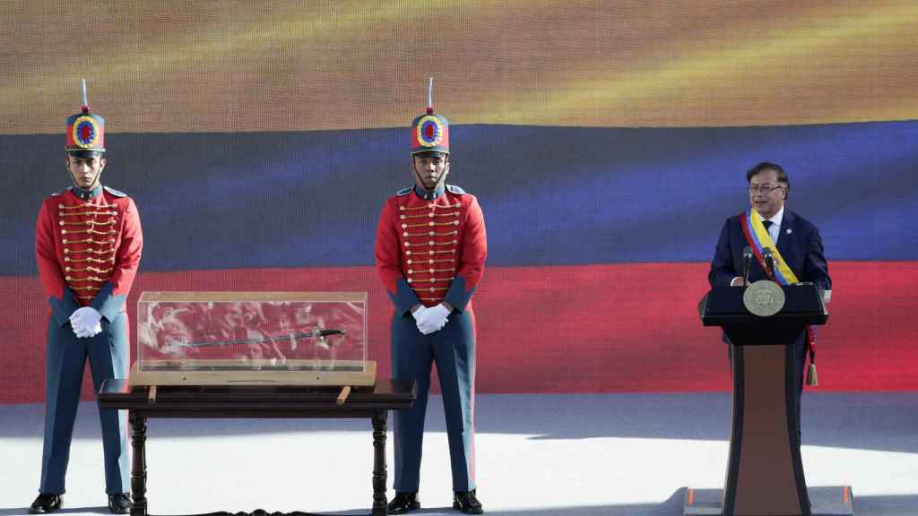 La Espada de Bolívar: Así Se Está Convirtiendo Latinoamérica en un Juego de Niños Nostálgicos