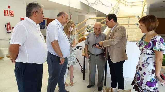 Las autoridades han visitado el Centro de Mayores de Quintanar de la Orden (Toledo).