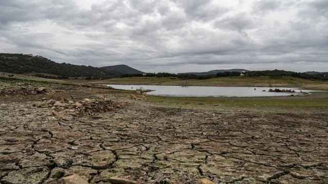 Embalse de Tentudía, en la cuenca del Guadiana, afectado por la sequía.