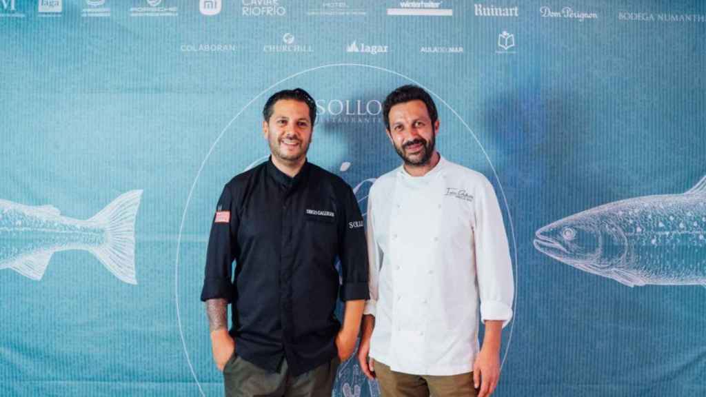 Los cocineros Diego Gallegos, a la izquierda, e Iván Cerdeño, a la derecha.