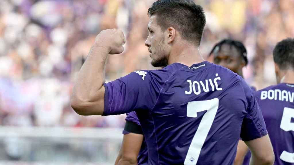 Luka Jovic celebra un gol con la Fiorentina.